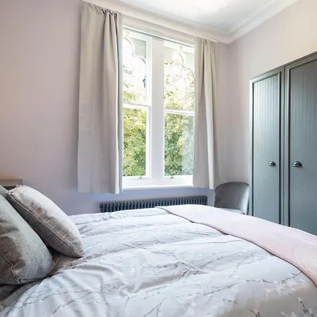 بيت للعطل Host & - Chatsworth Townhouse I كارلايل