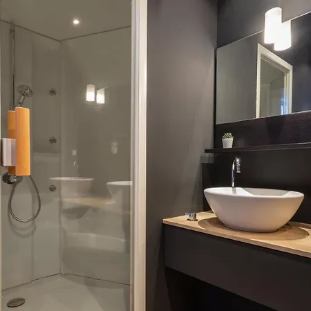 Host & - Chatsworth Townhouse I