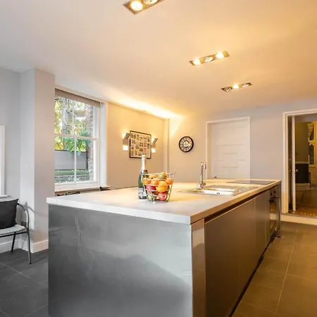 Host & - Chatsworth Townhouse I