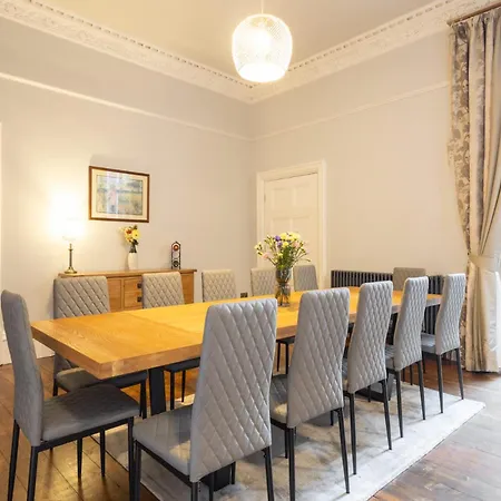 Host & - Chatsworth Townhouse I