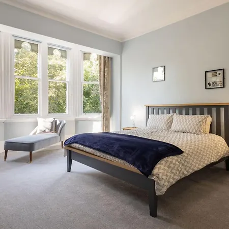 Host & - Chatsworth Townhouse I *