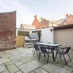 Feriehus Host & - Chatsworth Townhouse I