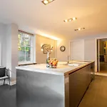 Host & - Chatsworth Townhouse I